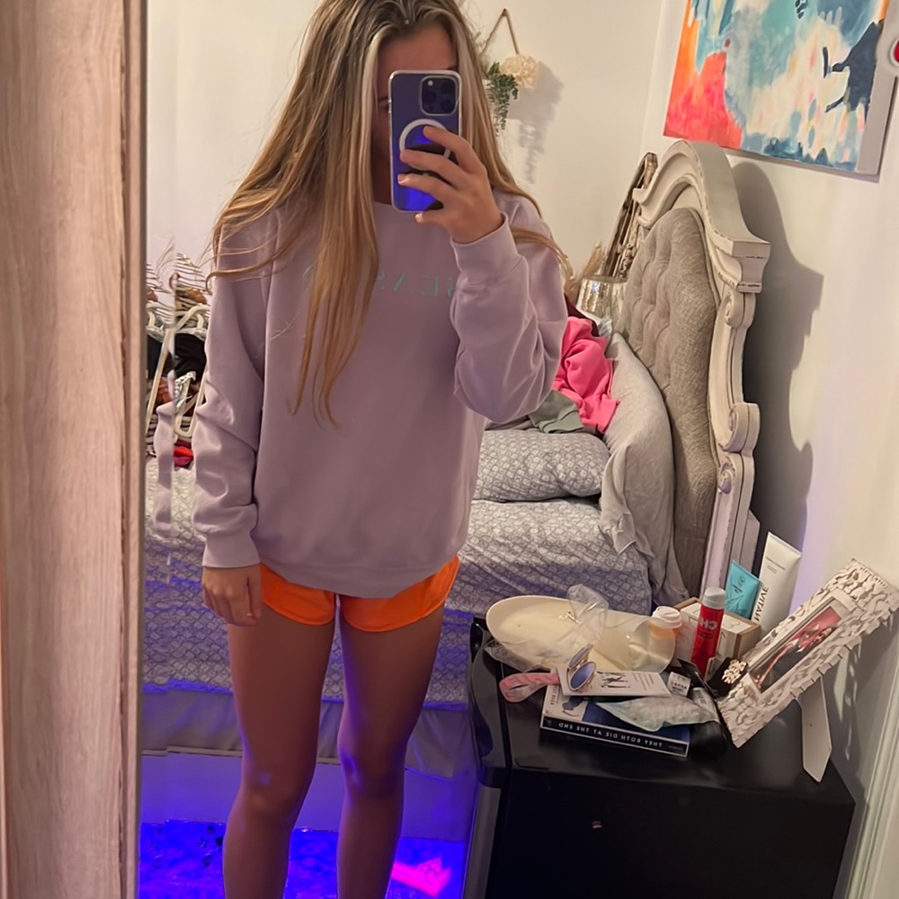 Seaside beach crew neck